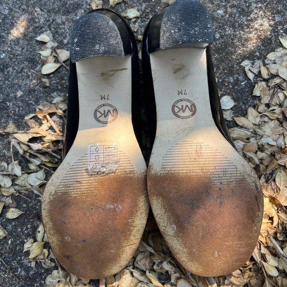 Michael Kors patent leather loafers block heels - Picture 9 of 9